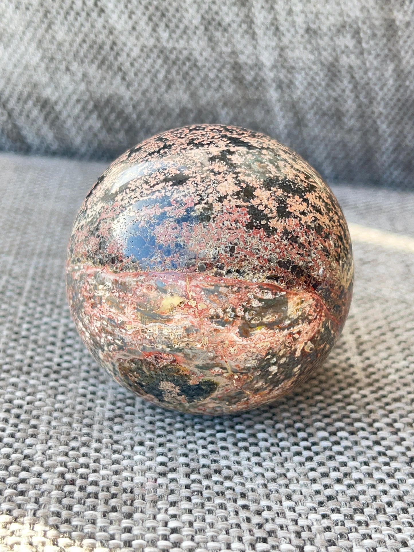 Rød Snøfnugg Obsidian Kule