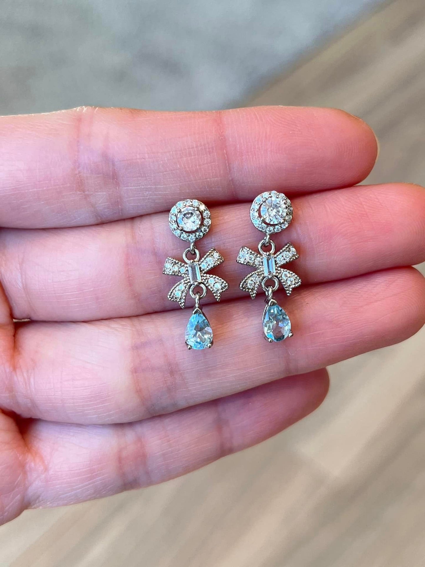 Topas,blå øredobber i 925 sterling sølv