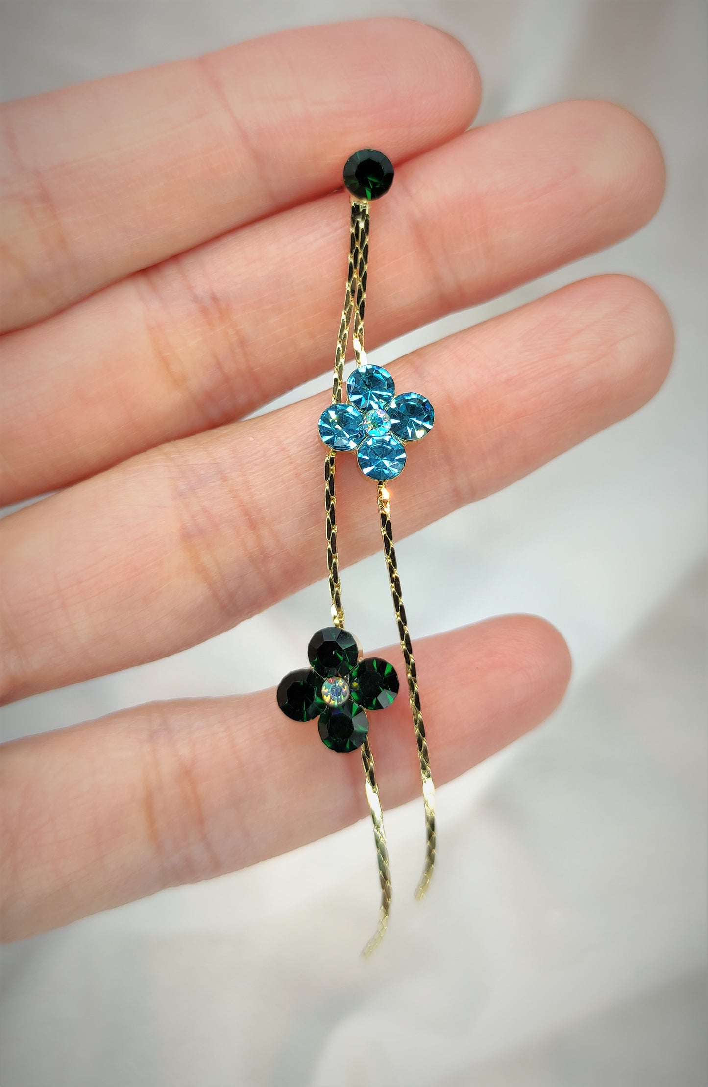 Lange øredobber med blomster og zirkonia