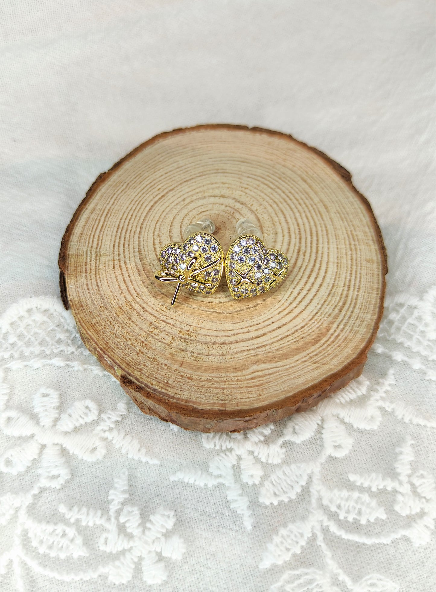 Gullfargede hjerteøredobber