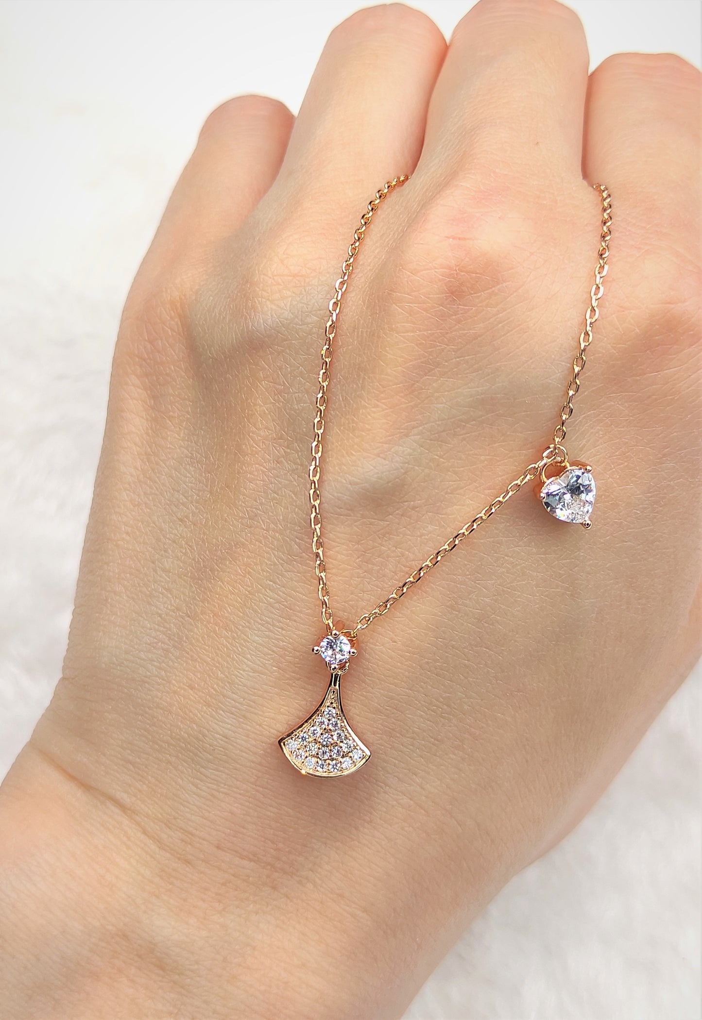 Halskjede med vifteform