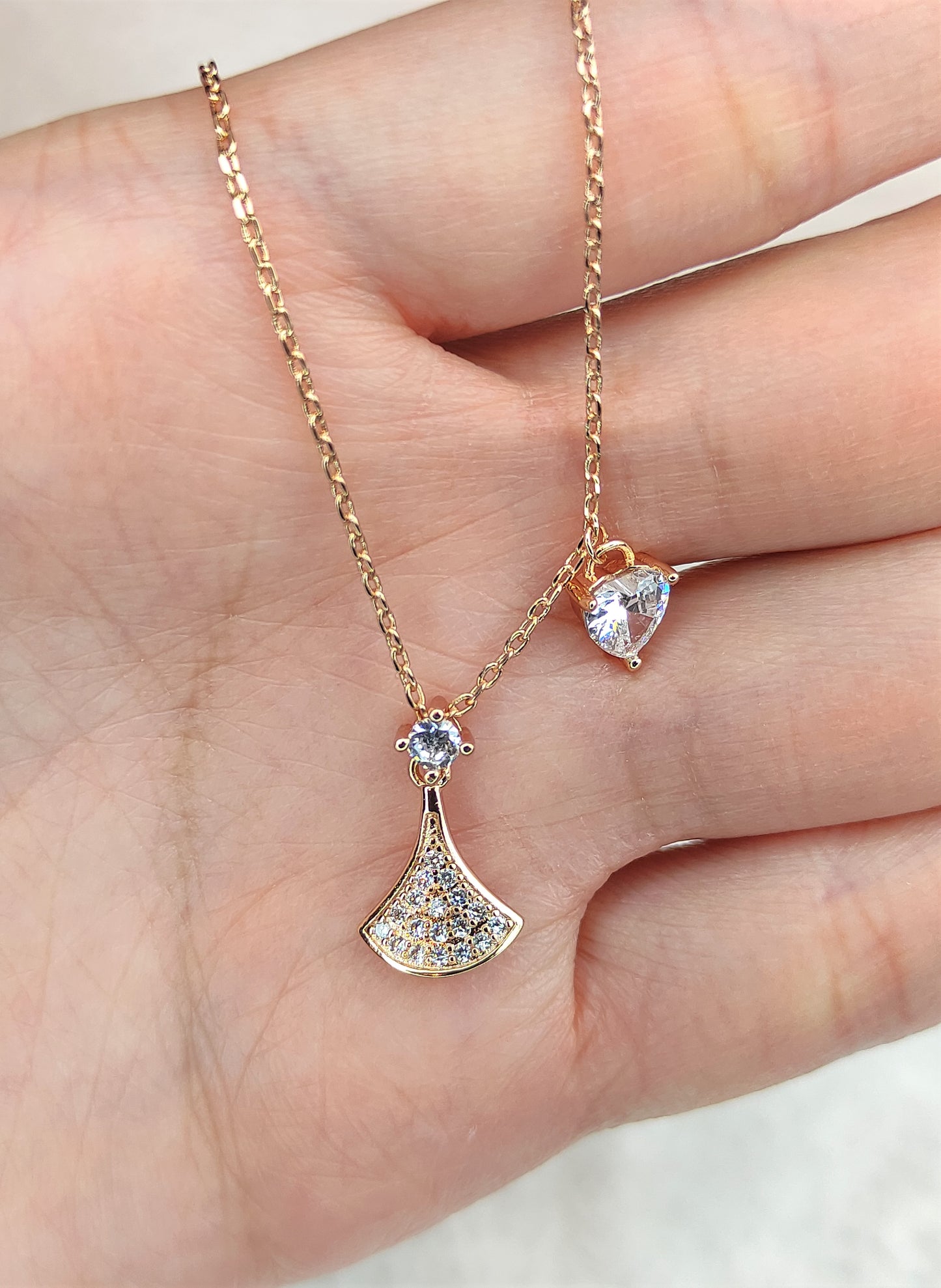 Halskjede med vifteform