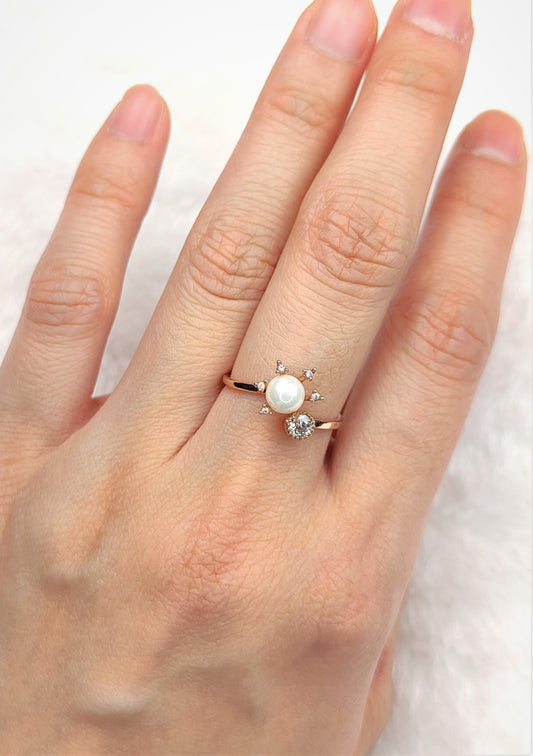 Ring med perle og zirkonia