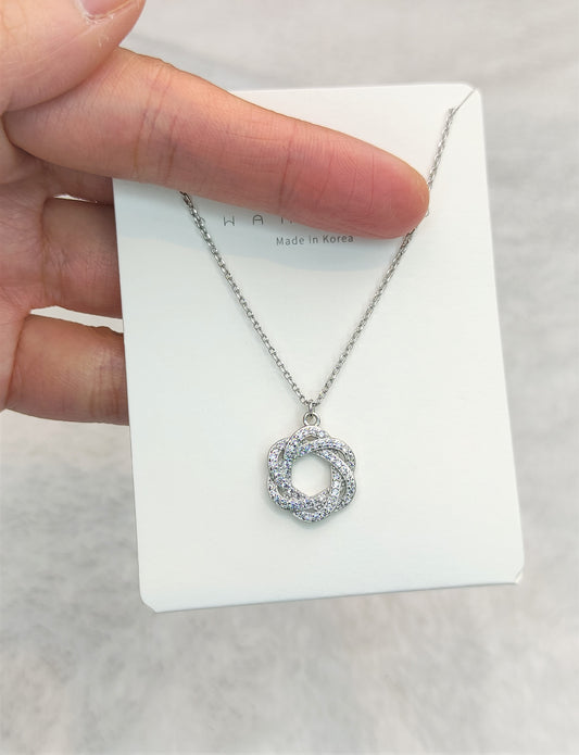 Halskjede med zirkonia