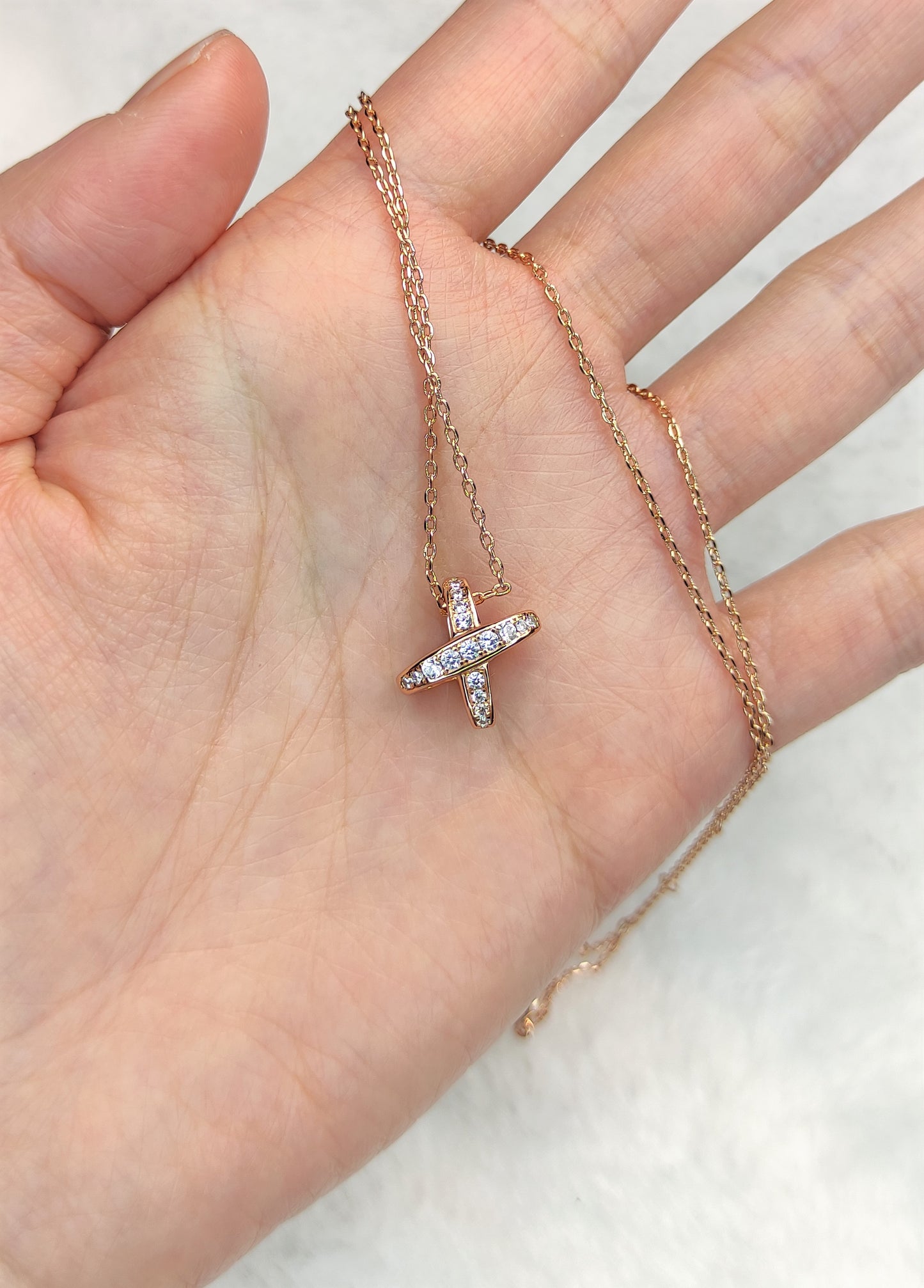 Halskjede med zirkonia