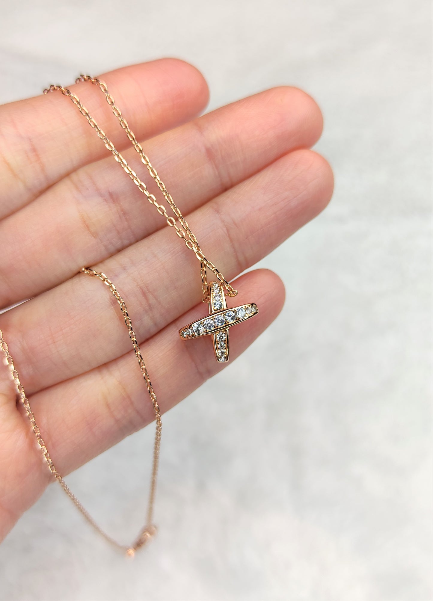 Halskjede med zirkonia