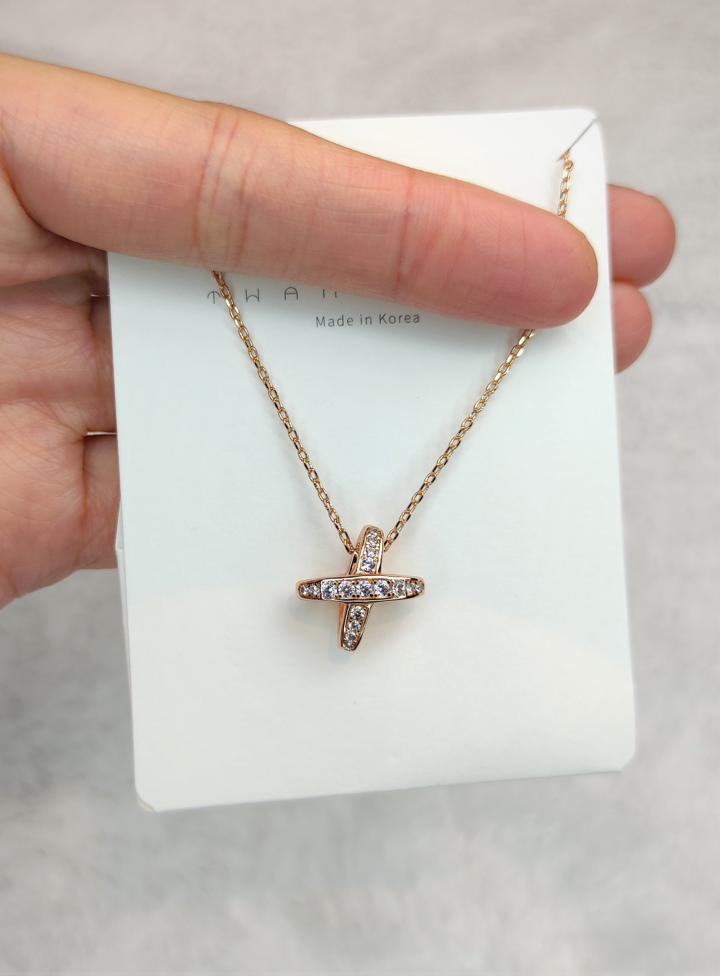 Halskjede med zirkonia