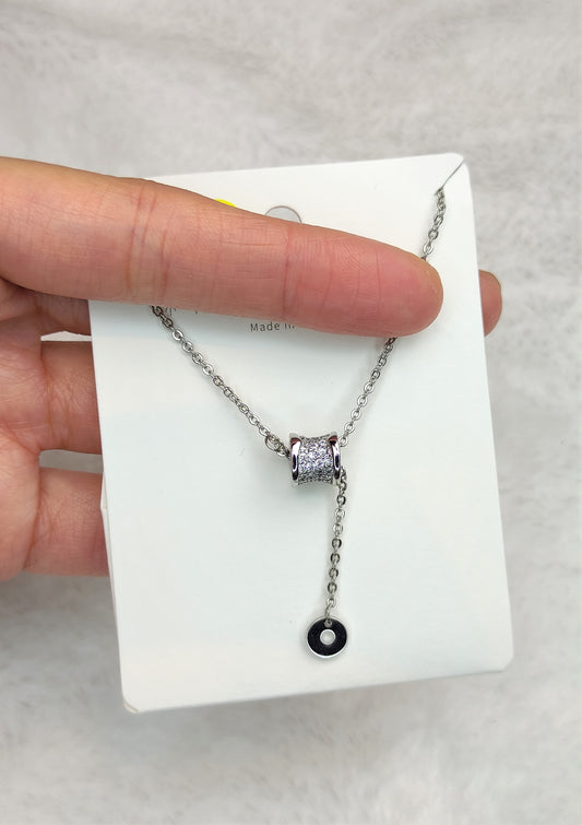 Lange halskjede med zirkonia i sølvfarge