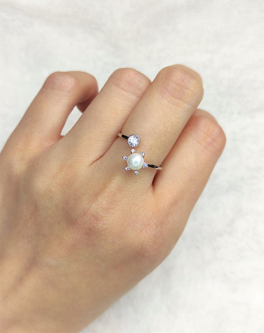 Ring med perle og zirkonia