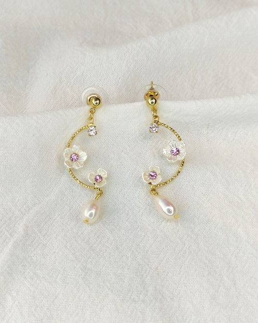 Blomsterøredobber med halvsirkel