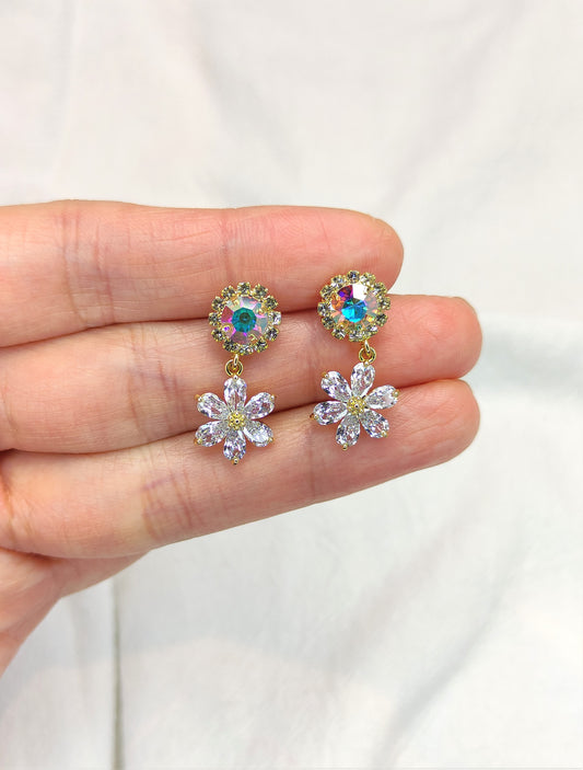 Øredobber med blomster og zirkonia