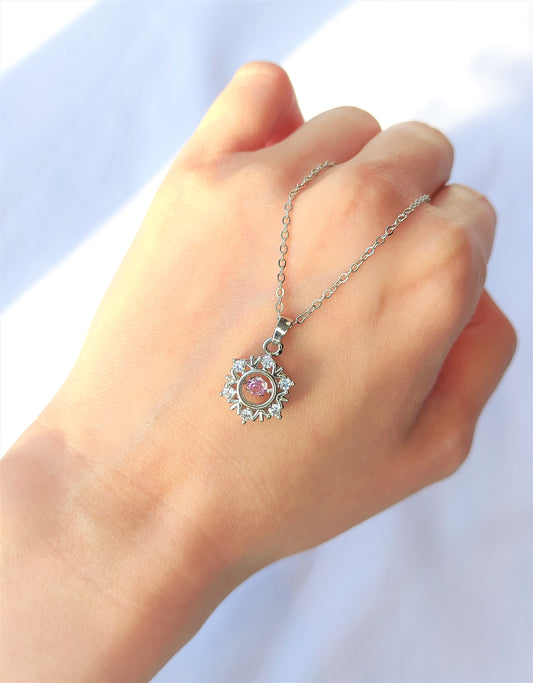 Halskjede med snøfnugg og zirkonia