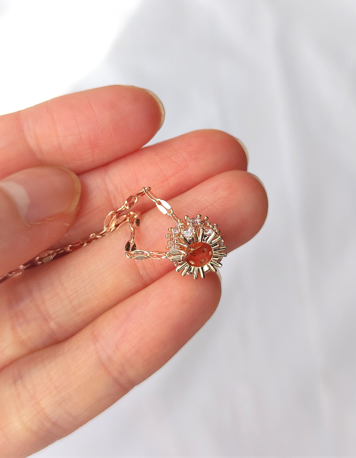 Halskjede med zirkonia