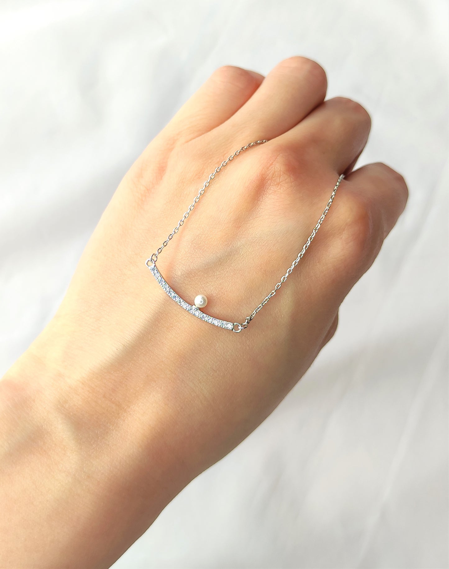 Halskjede med zirkonia