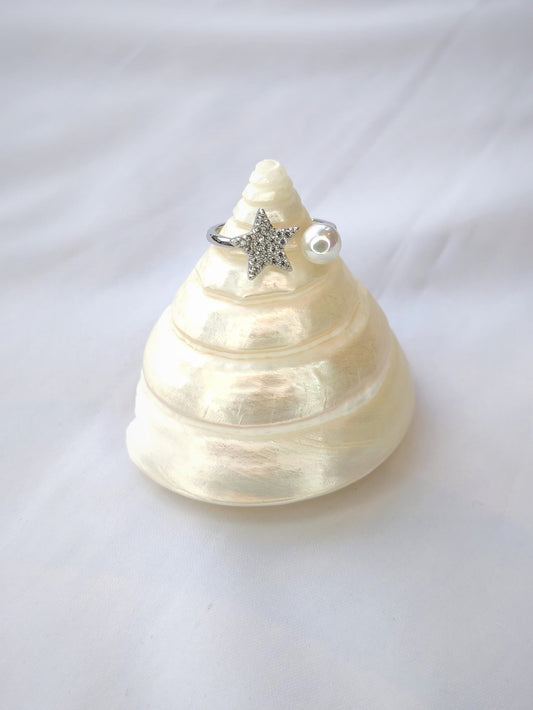 White star & pearl ring