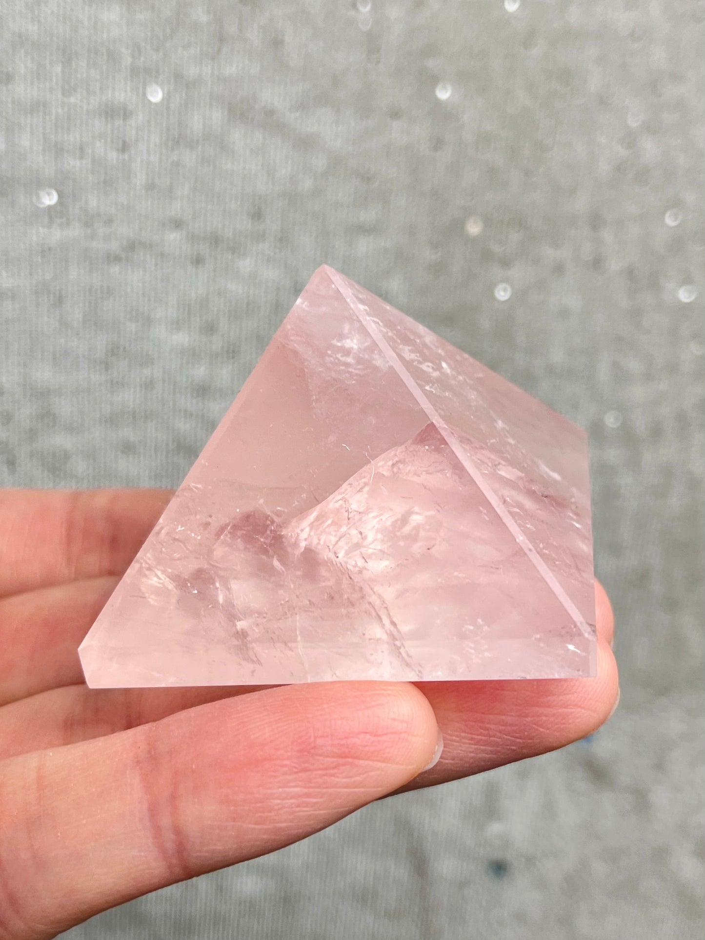 Rosenkvarts Pyramide