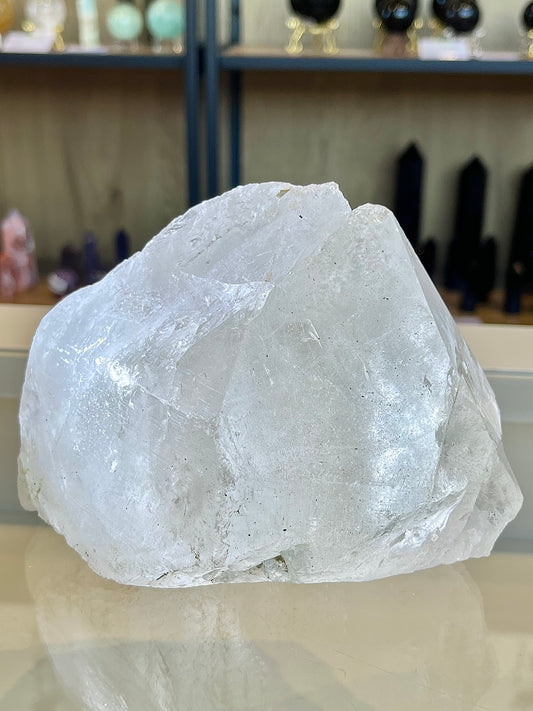 Kloritt i kvarts fra India(med stativ),1.7kg