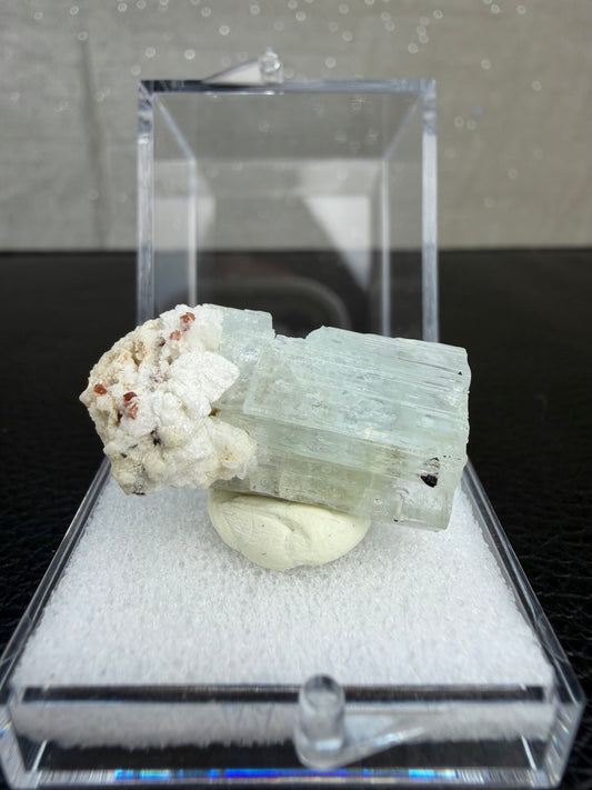 Akvamarin med spessartin granat, Pakistan