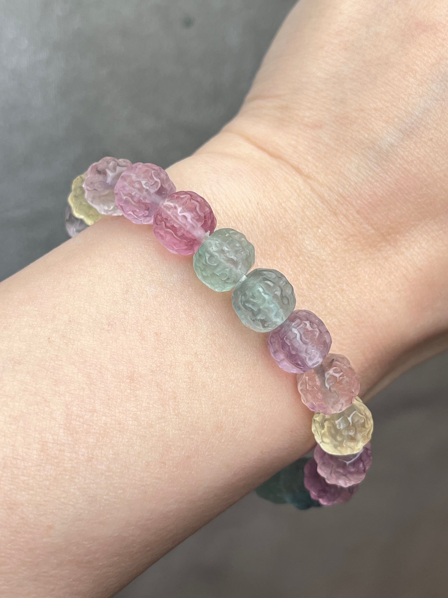 Utskåret fluorittarmbånd 9mm+