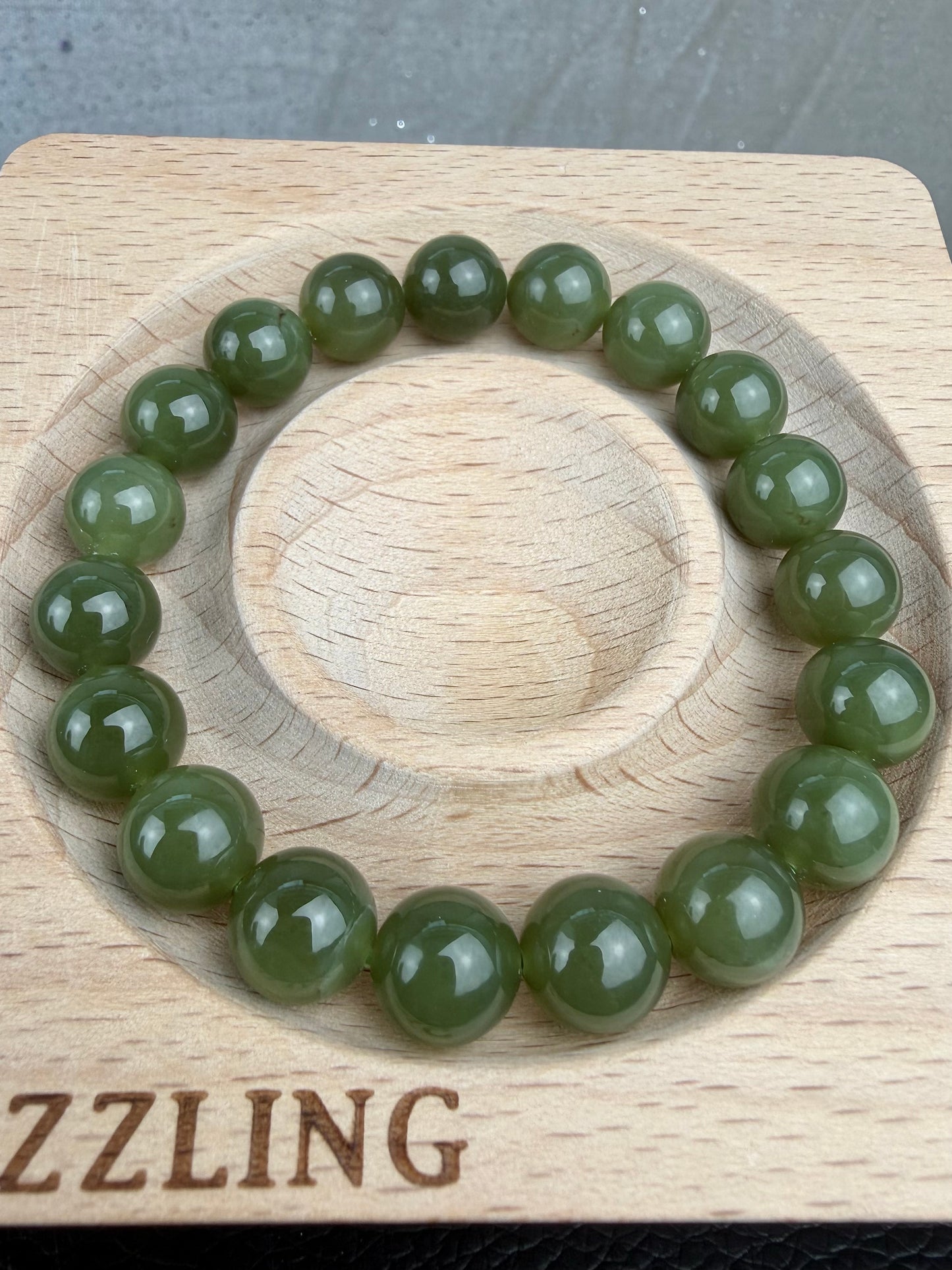 Jade, Nefritt armbånd 10mm+