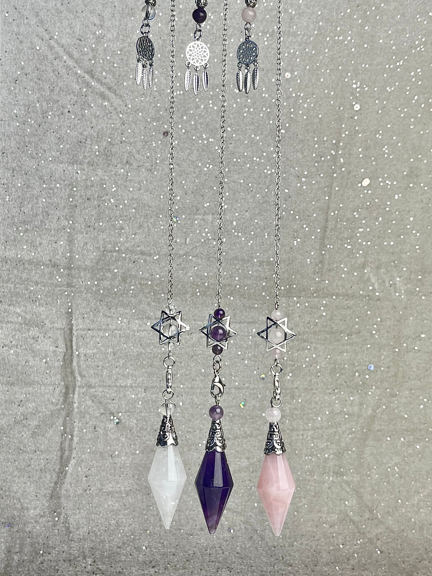Pendant lamp with chain