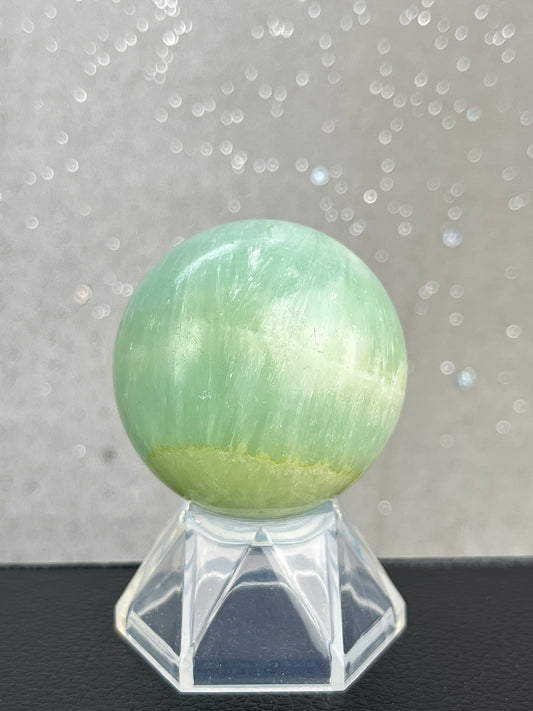 Grønn kalsitt kule(pistasj kalsitt)