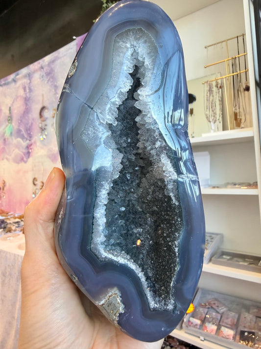 Kvarts geode XL, 18.5cm,1.3kg