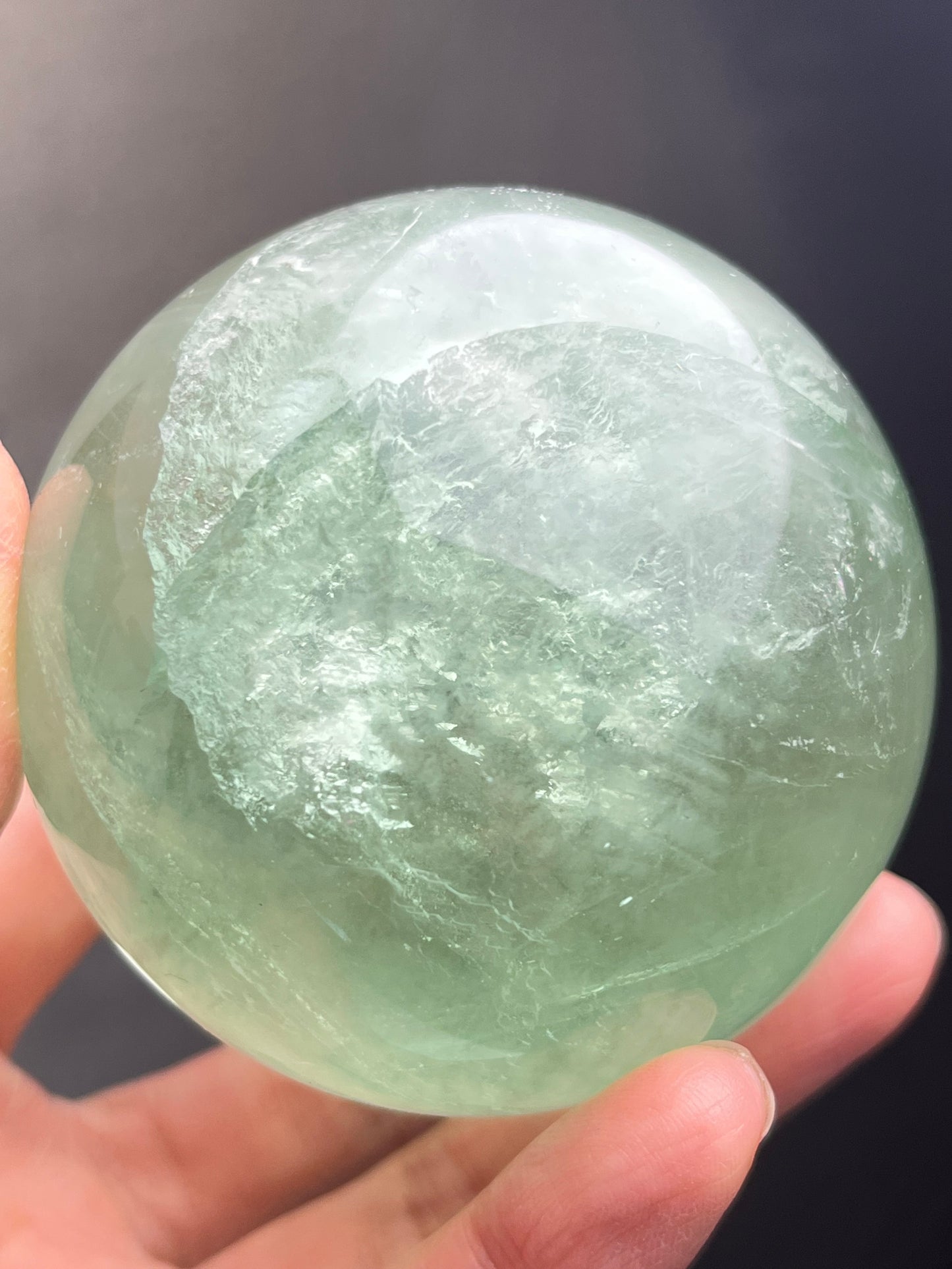 Grønn fluoritt kule