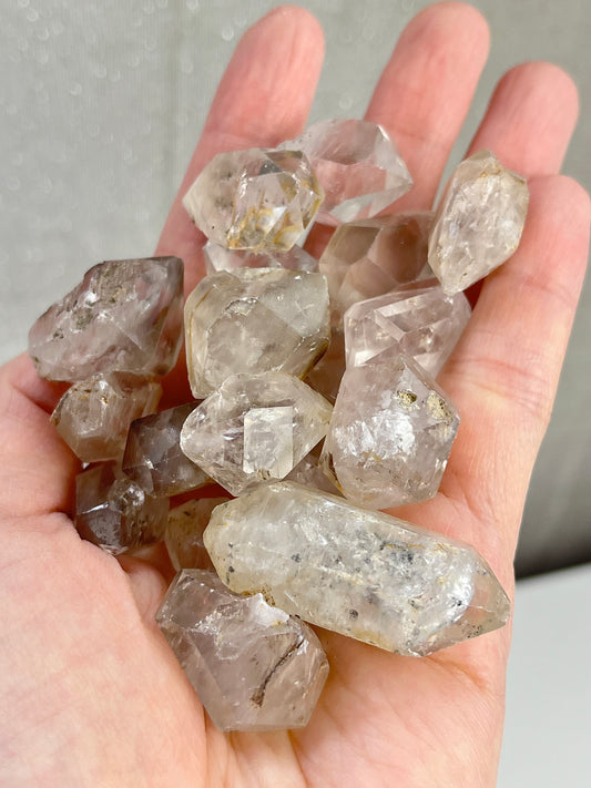 Double-terminated quartz