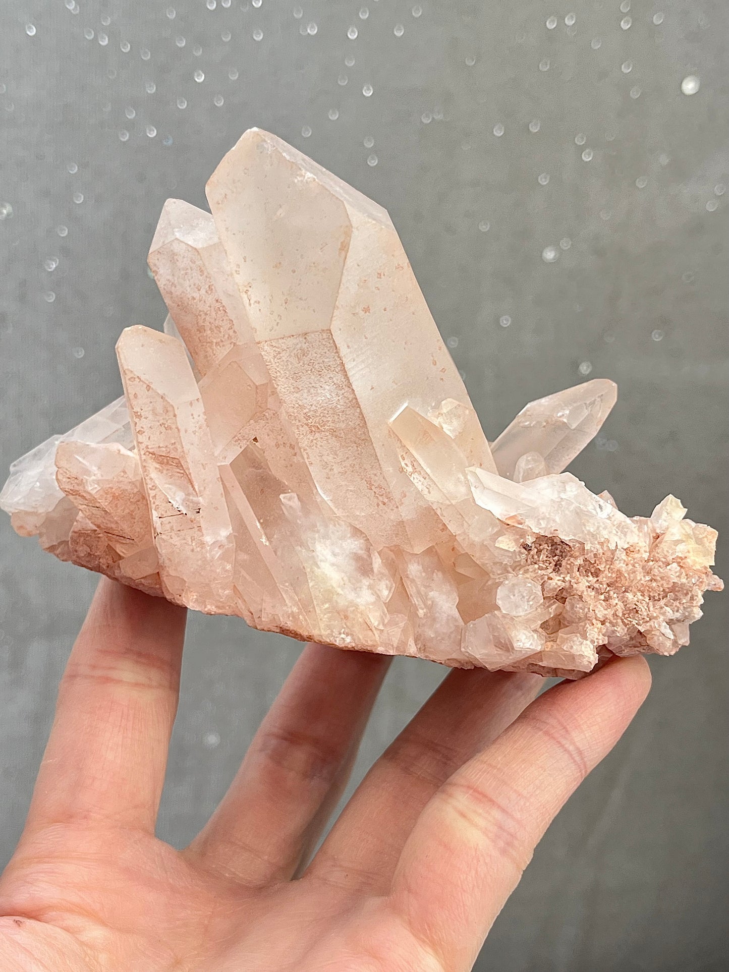 Quartz group with hematite