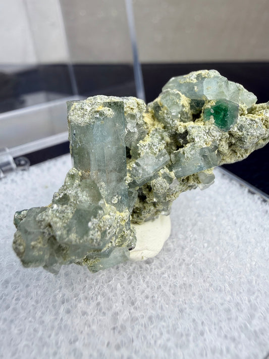 Akvamarin med fluoritt i boks, Namibia