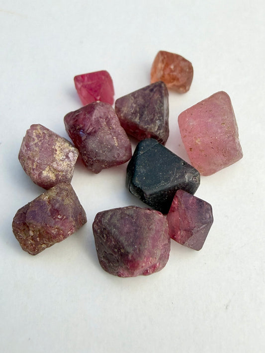 Spinell Rå 4-6mm(10stk)
