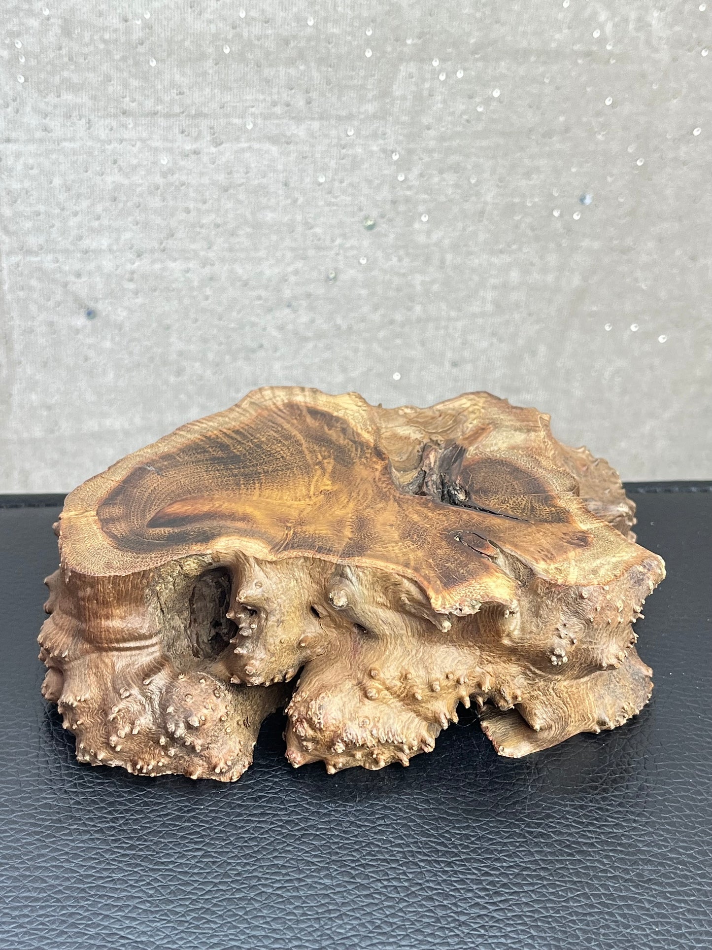 Crystal base in natural wood