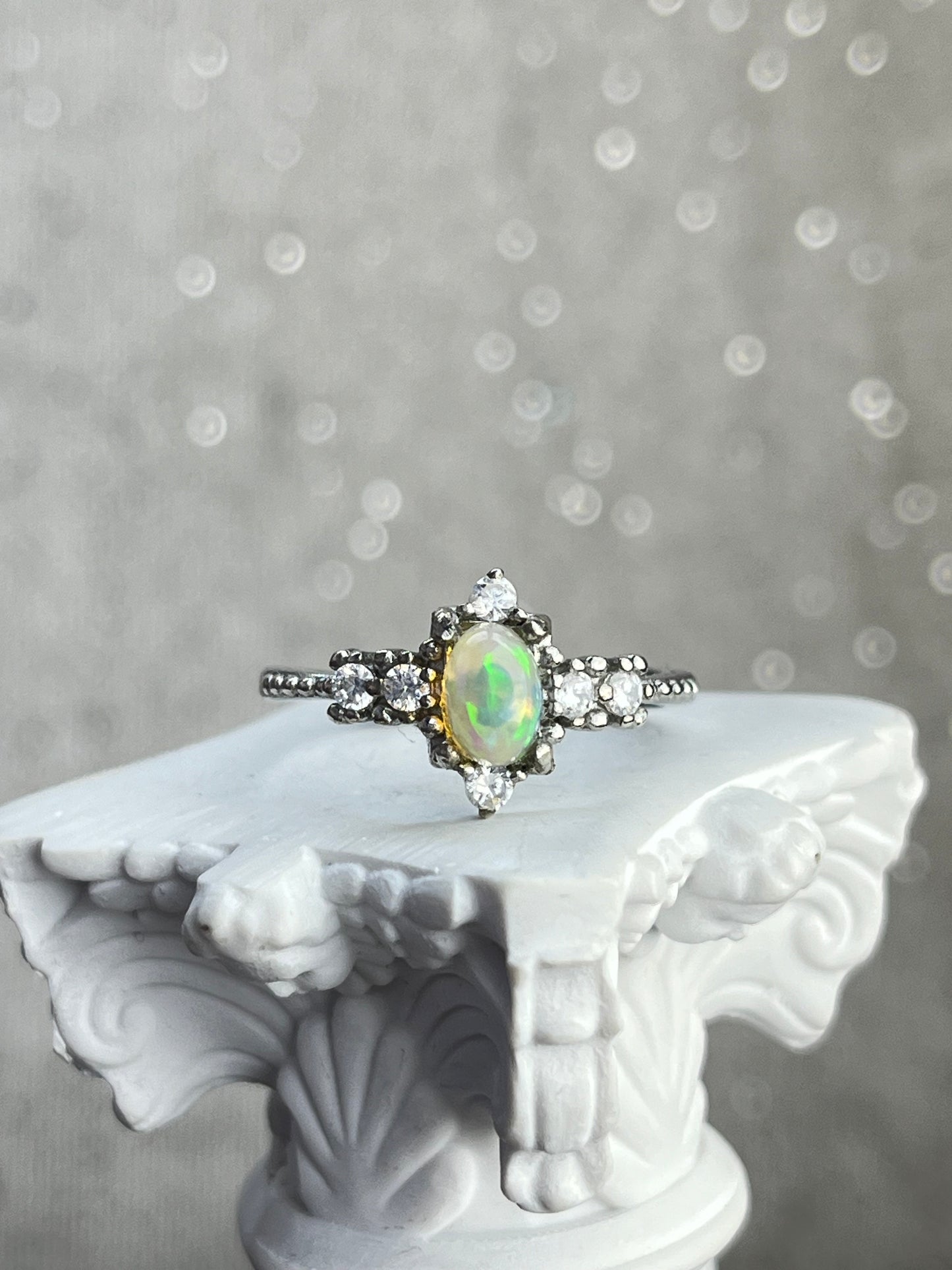 Ring med Opal i 925 sterling sølv