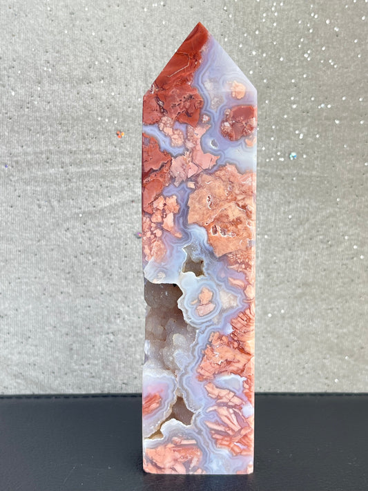 Druzy Rosa Agat tårn (Cotton Candy Agate)