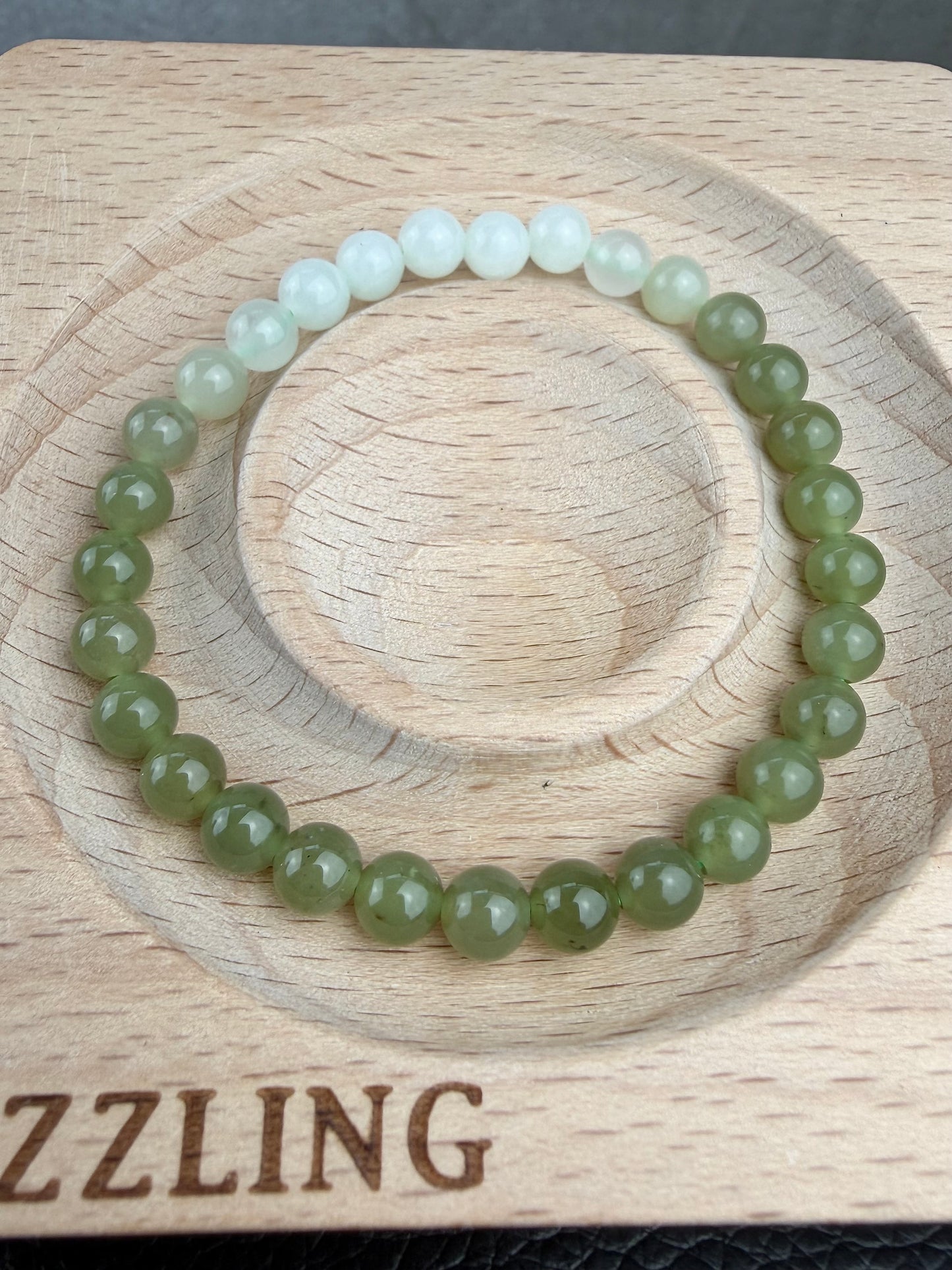 Jade, Nefritt armbånd 6mm+