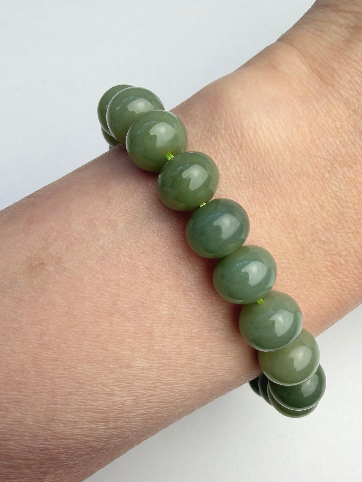 Jade, Nefritt armbånd 9-10mm+