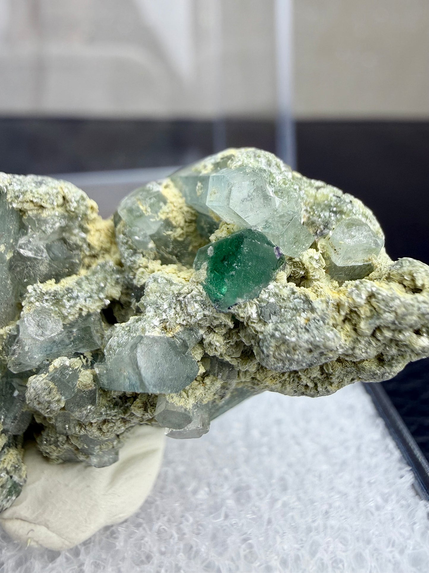 Akvamarin med fluoritt i boks, Namibia