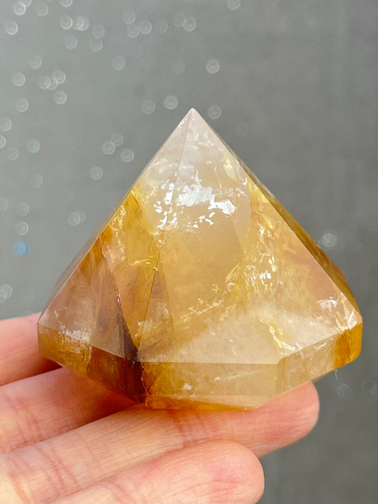 Golden healer kvarts diamant form