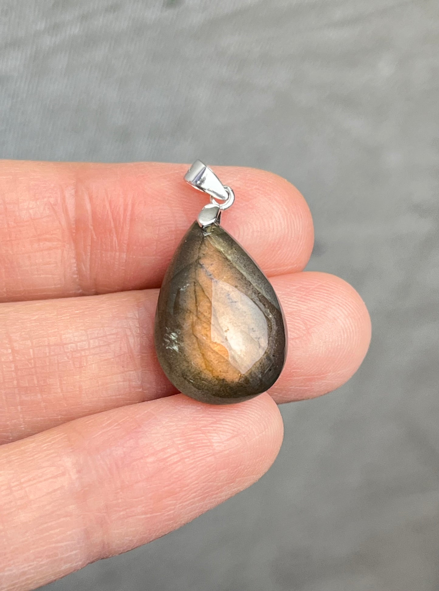 Labradoritt Anheng i 925 sterling sølv