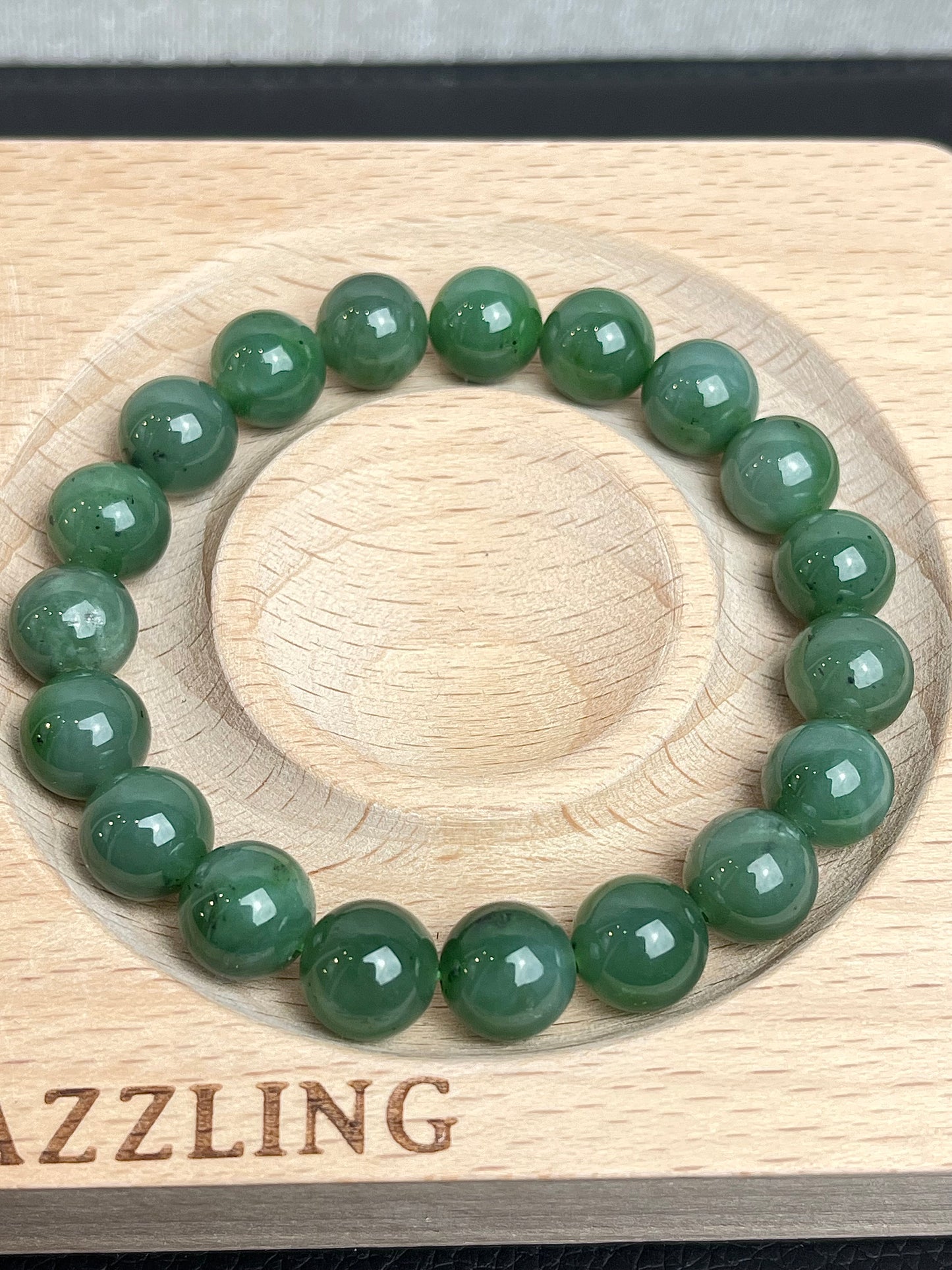 Jade, Nefritt armbånd 9-10mm+
