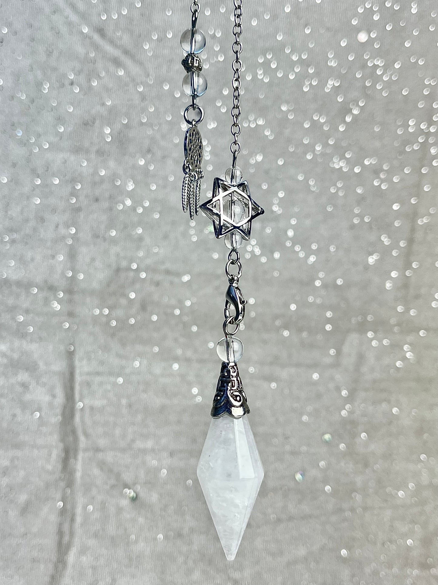 Pendant lamp with chain