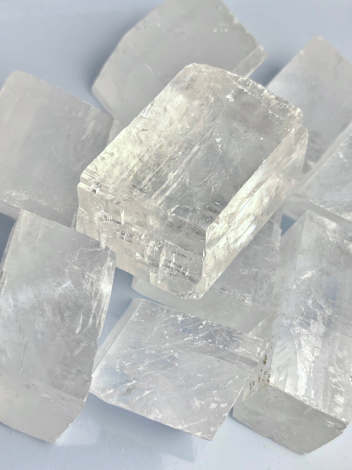 Hvit Kalsitt Rå 20-35mm