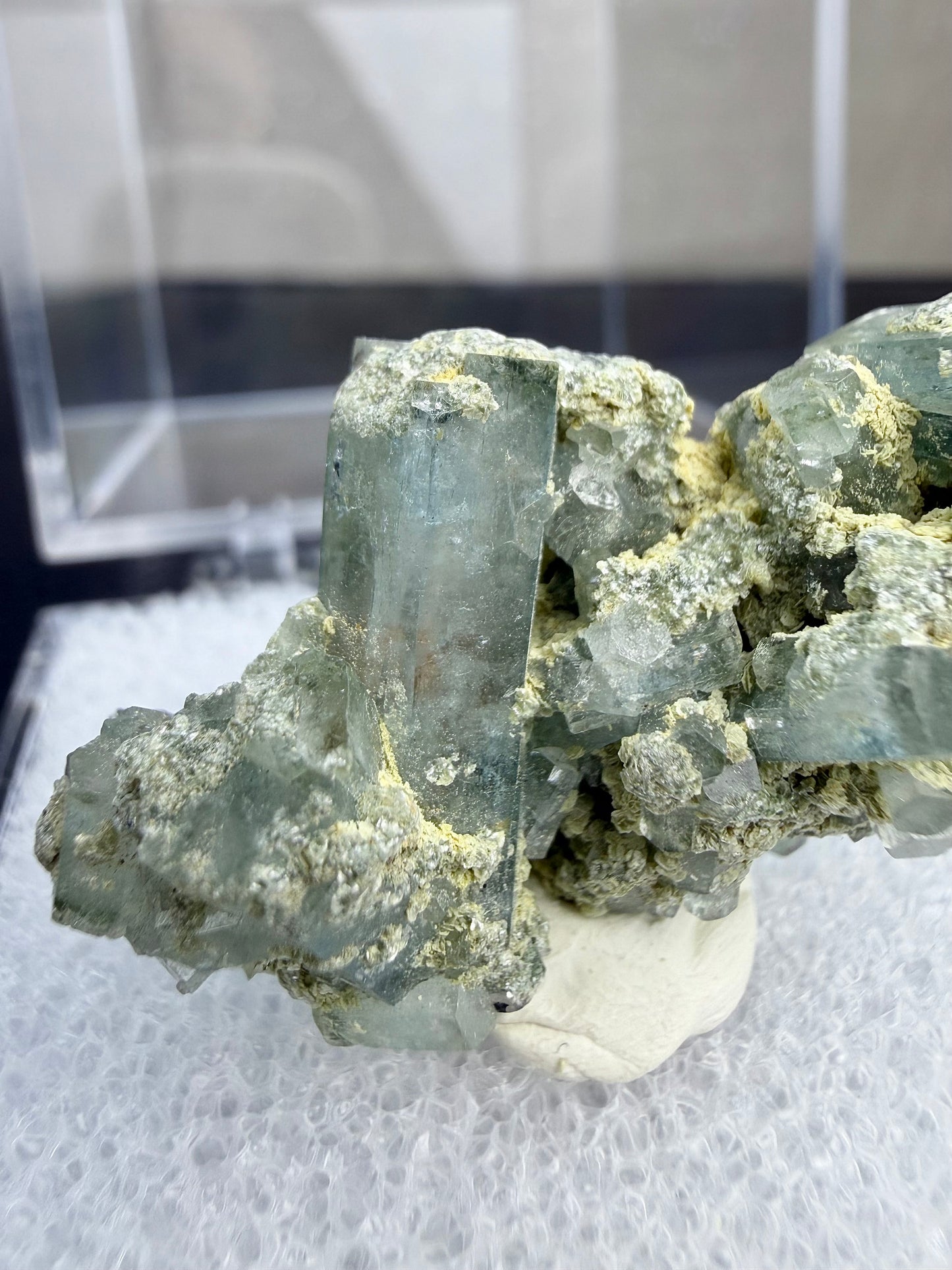 Akvamarin med fluoritt i boks, Namibia