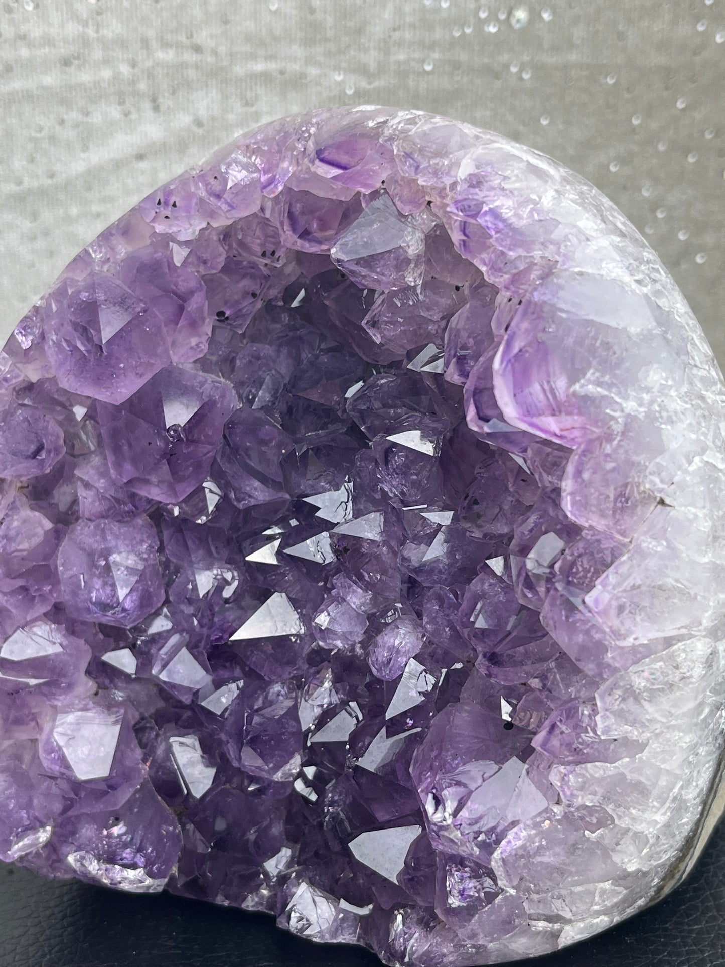 Ametyst geode XL 10cm, 1.2kg