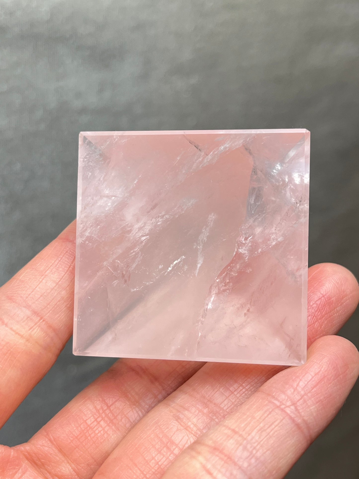Rosenkvarts Pyramide
