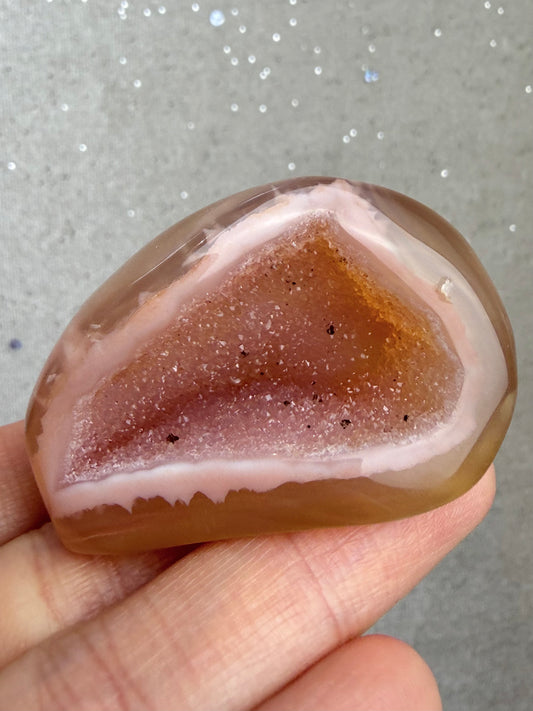 Druzy agat geode, Rosa