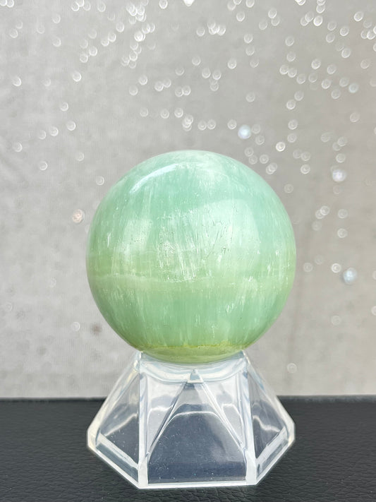 Grønn kalsitt kule(pistasj kalsitt)