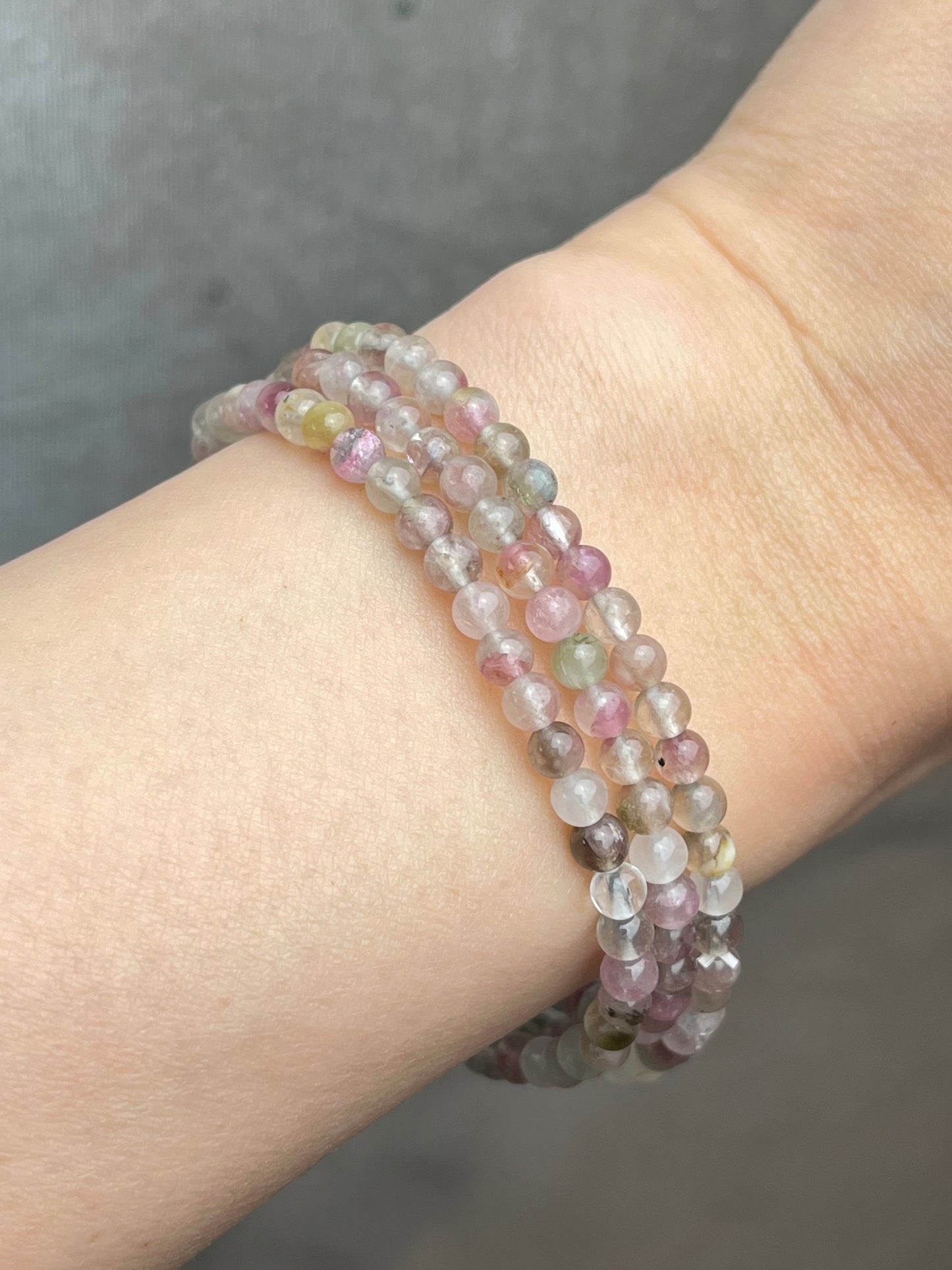 Turmalin armbånd 4mm+ (3 ganger rundt armen)