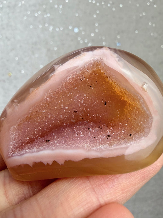 Druzy agat geode, Rosa